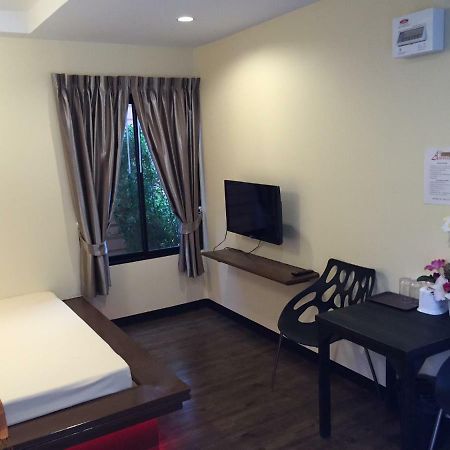 Angie Resort At Sapan Mai Bangkok Exterior photo