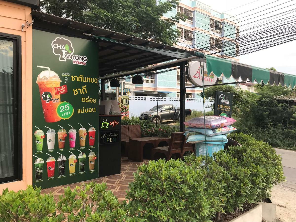 Angie Resort At Sapan Mai Bangkok Exterior photo
